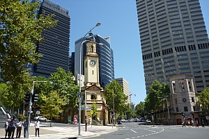 Miller St, Pacific Hwy & Mount St 6 way junction nearby showing North Sydney Post Office, with Nortpoint on right.